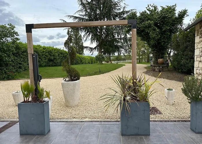 Romantique 25min Du Futuroscope Oyre